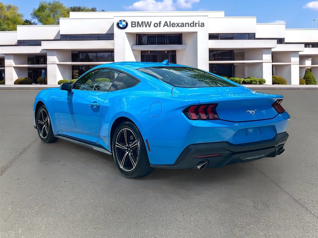 Used 2025 Ford Mustang Coupe RWD image 5