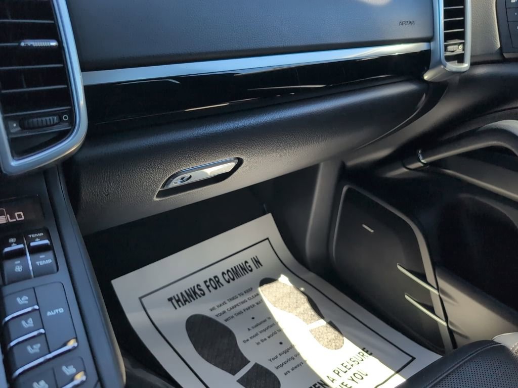 Used 2016 Porsche Cayenne image 22