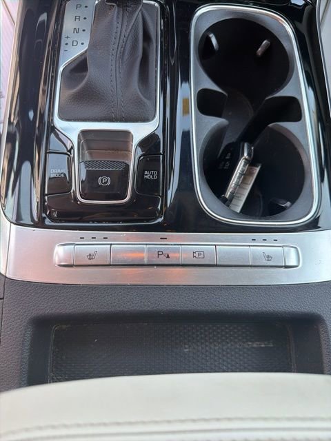 Used 2023 Kia Carnival EX image 22