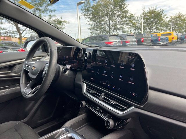 Used 2025 Chevrolet Equinox EV LT FWD image 31