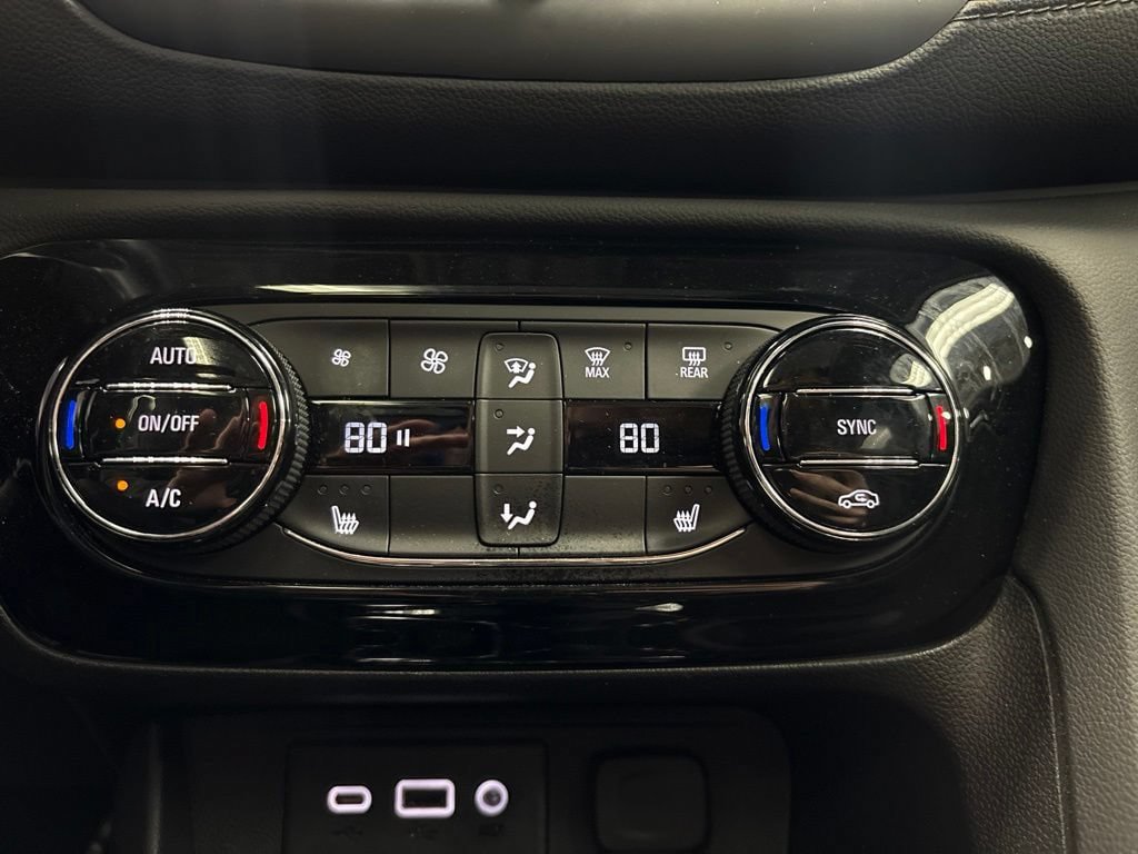 Certified 2023 Buick Encore GX Essence w/ Experience Buick Package FWD image 33