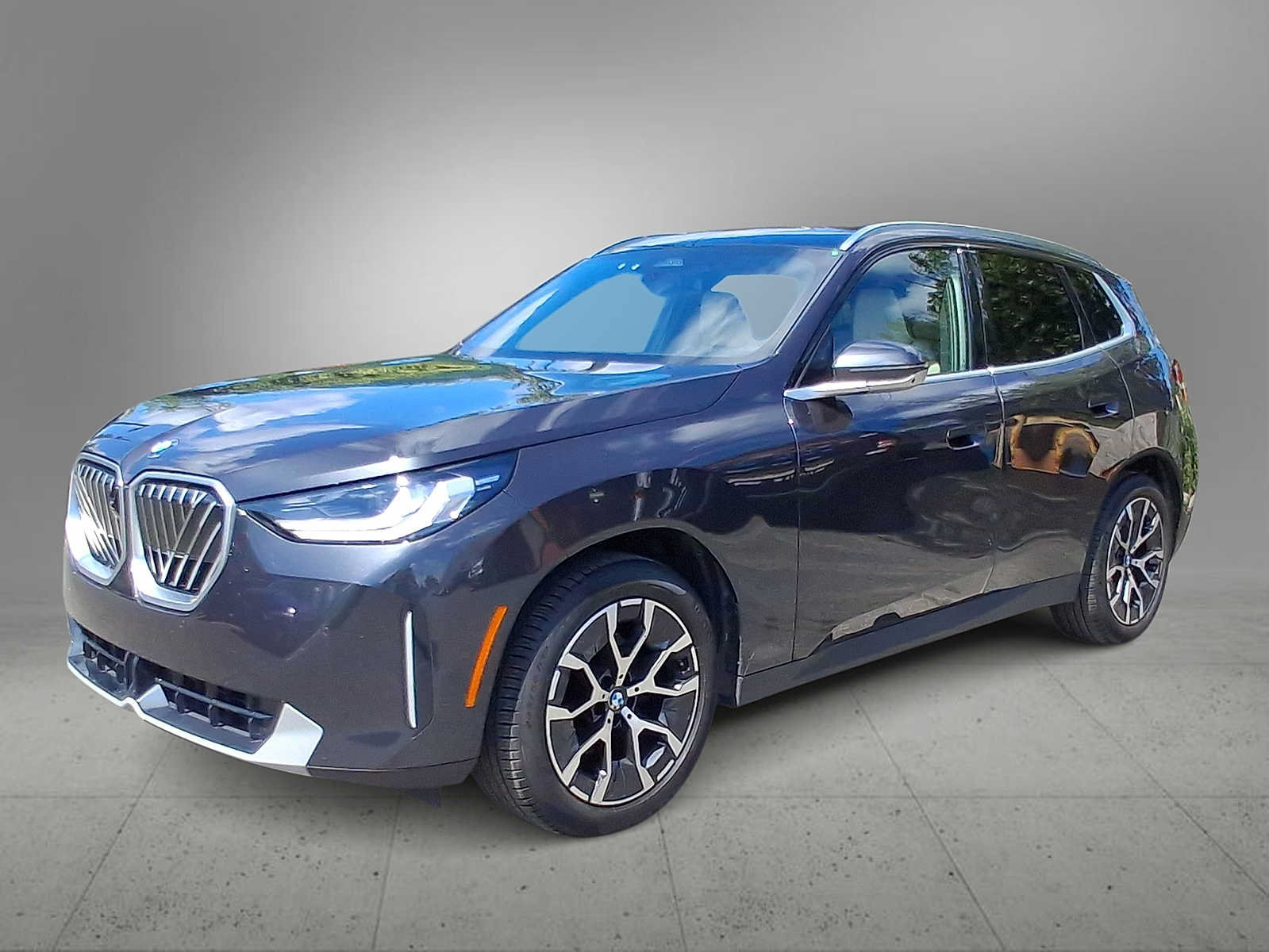 Used 2025 BMW X3 xDrive30i w/ Premium Package AWD/4WD image 4