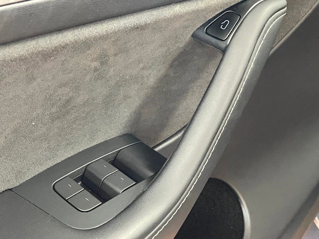 Used 2023 Tesla Model Y Long Range image 16