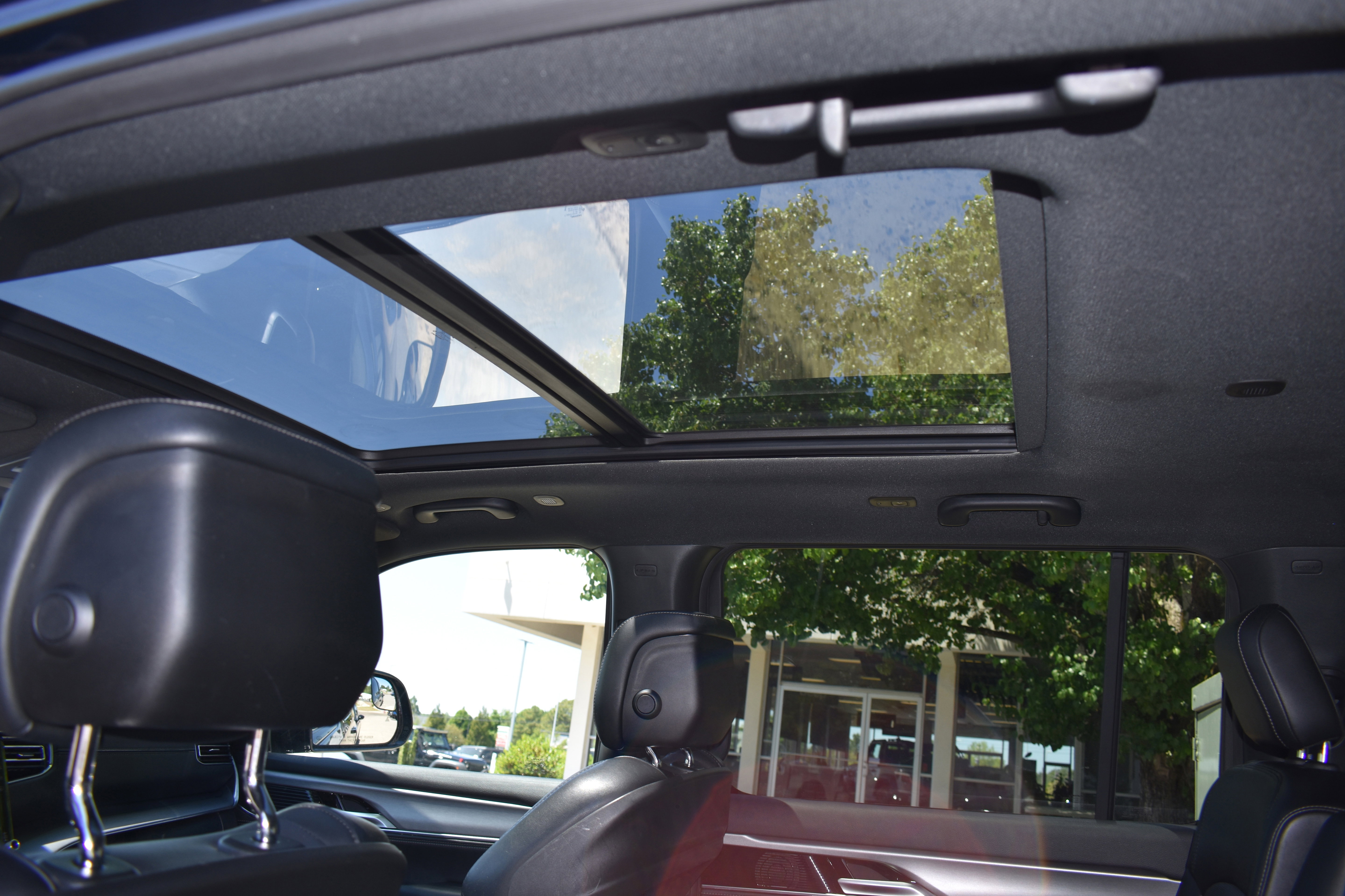 Used 2024 Jeep Wagoneer Series II AWD/4WD image 28