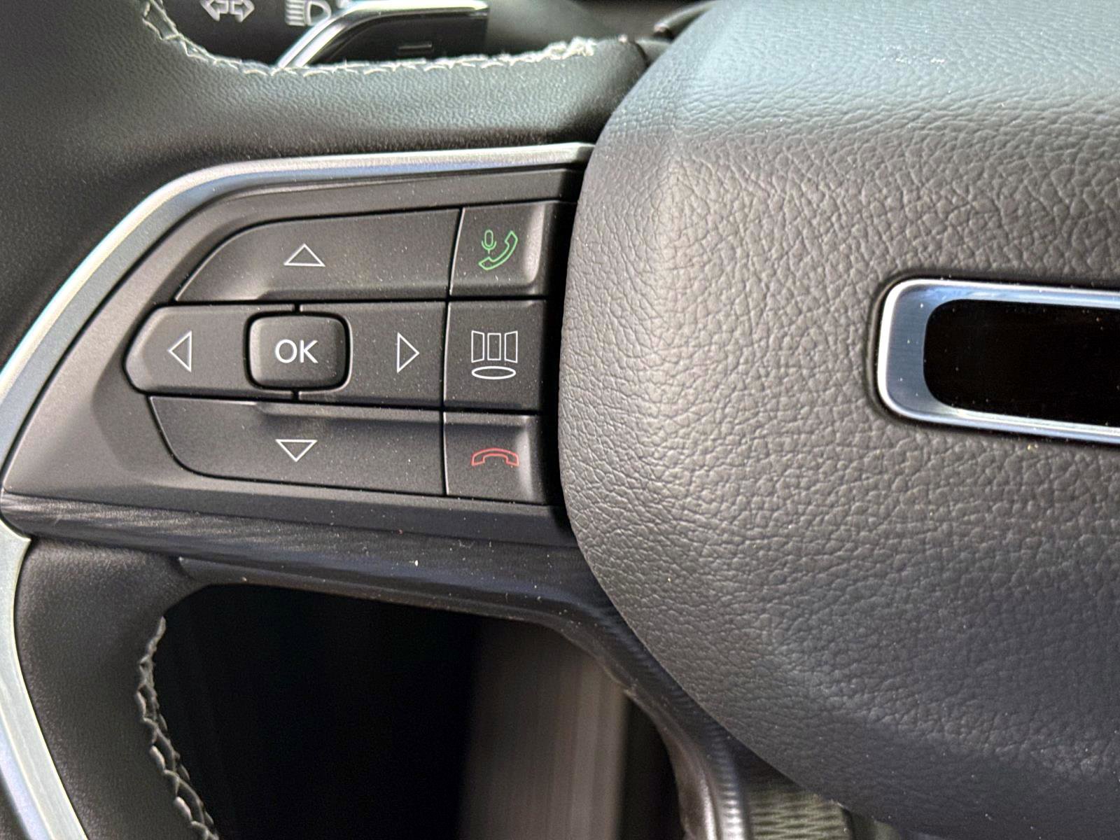 New 2025 Jeep Grand Cherokee L Altitude image 18