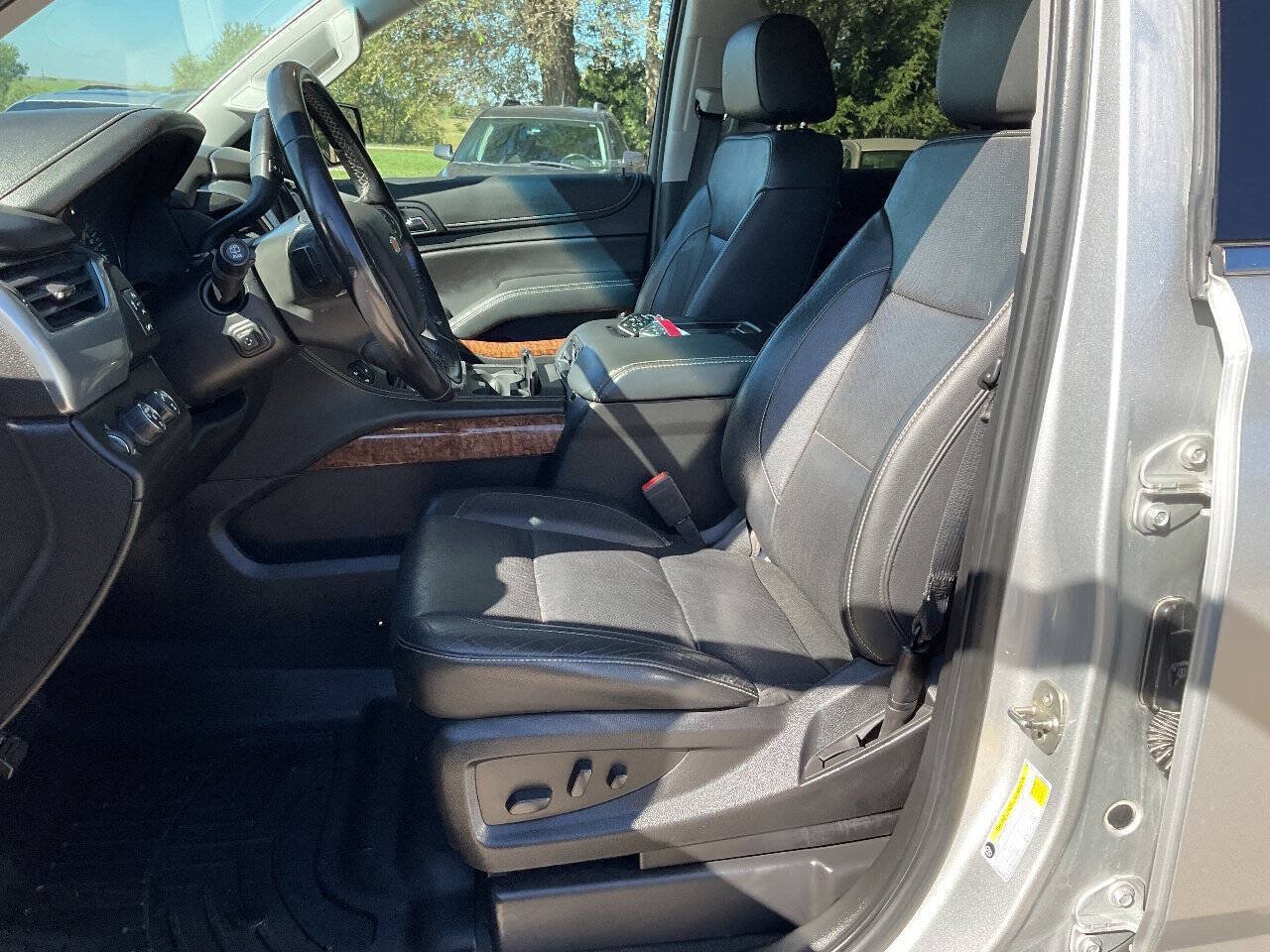 Used 2019 Chevrolet Tahoe Premier AWD/4WD image 24