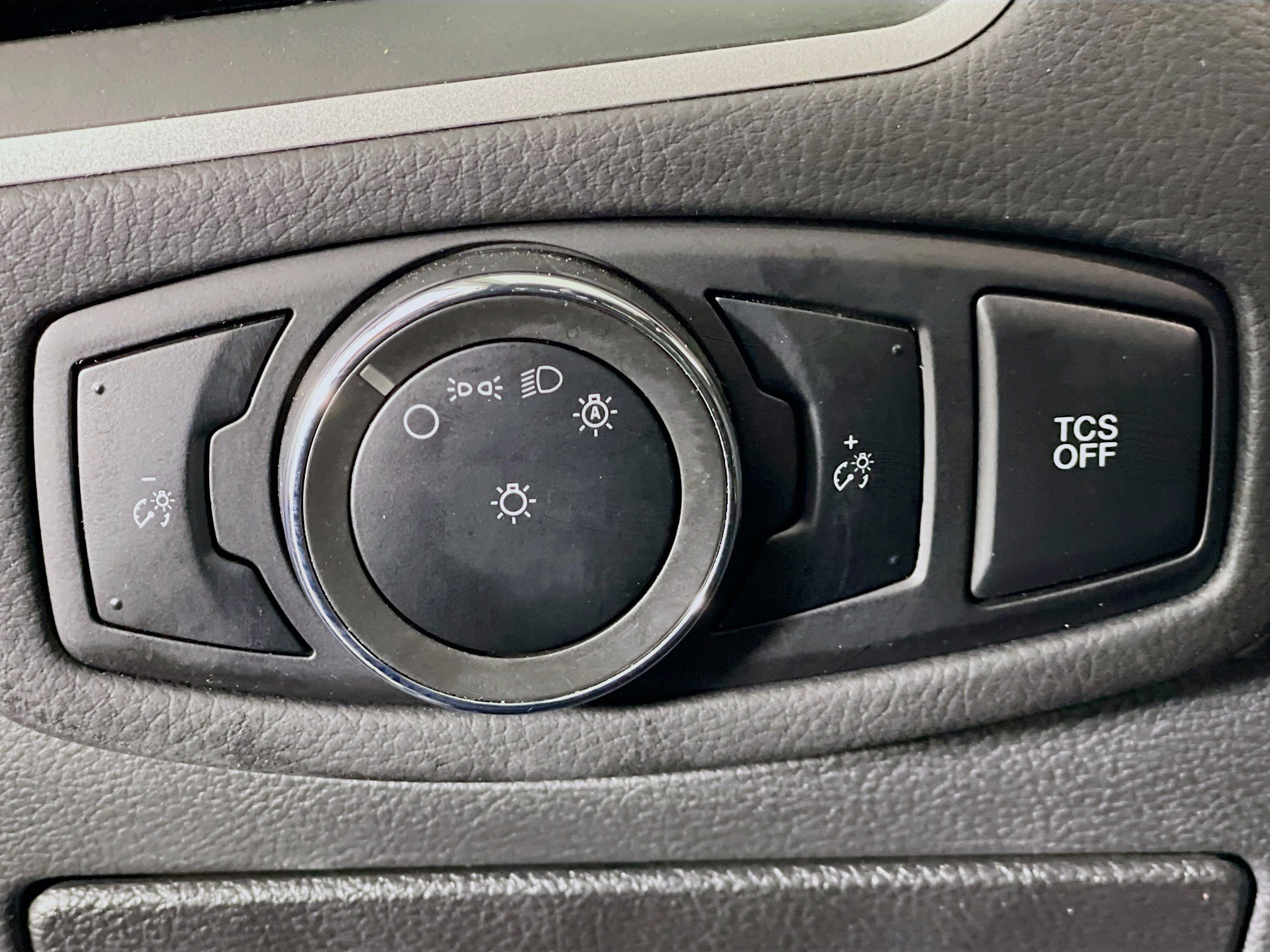 Used 2024 Ford Edge SEL image 17