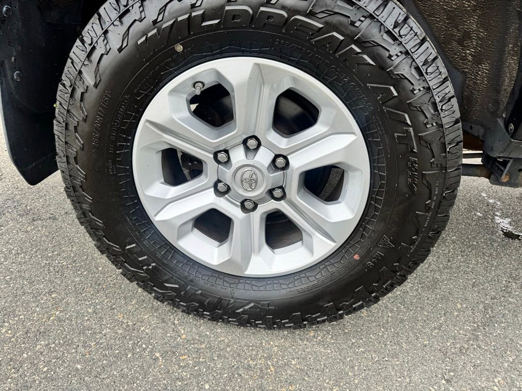 Used 2017 Toyota 4Runner SR5 Premium AWD/4WD image 25