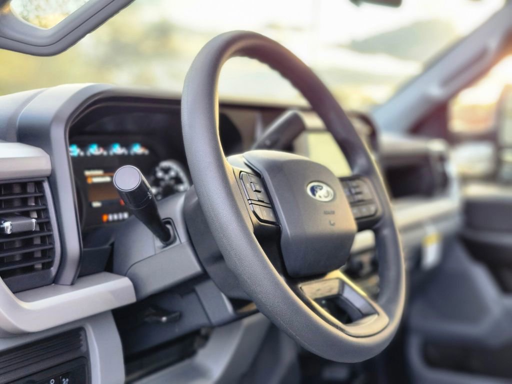 New 2025 Ford F350 XL w/ XL Chrome Package image 9