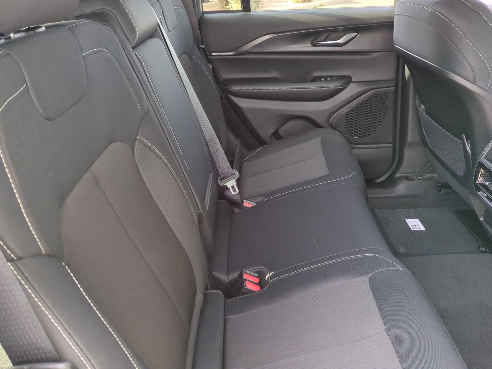 New 2026 Jeep Grand Cherokee Laredo image 18