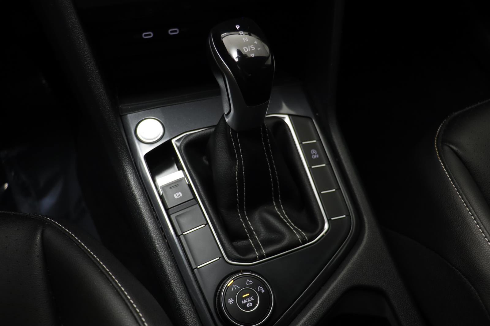 Used 2023 Volkswagen Tiguan SE image 11