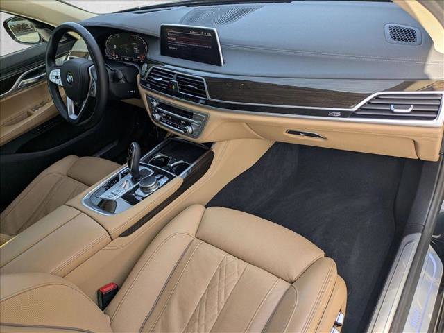 Used 2022 BMW 740i image 23