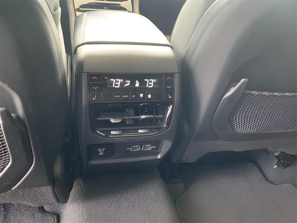 Used 2022 Jeep Grand Cherokee Overland w/ Luxury Tech Group IV image 23