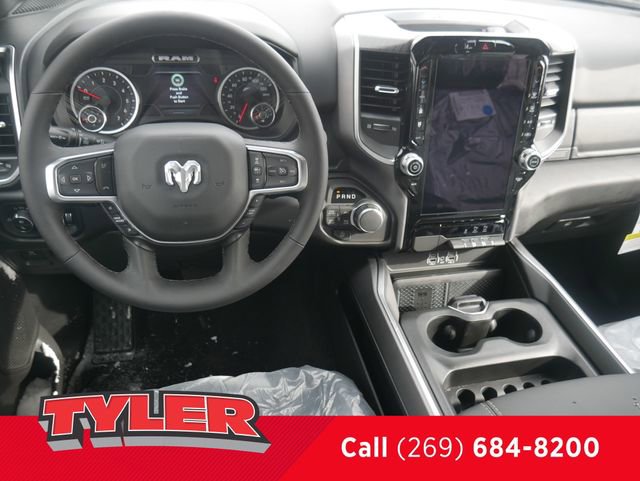 New 2026 RAM 1500 4x4 Crew Cab image 43