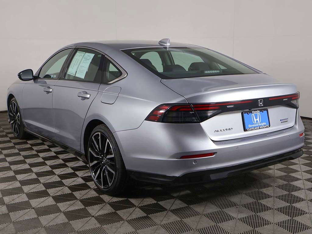 Used 2024 Honda Accord Touring image 4