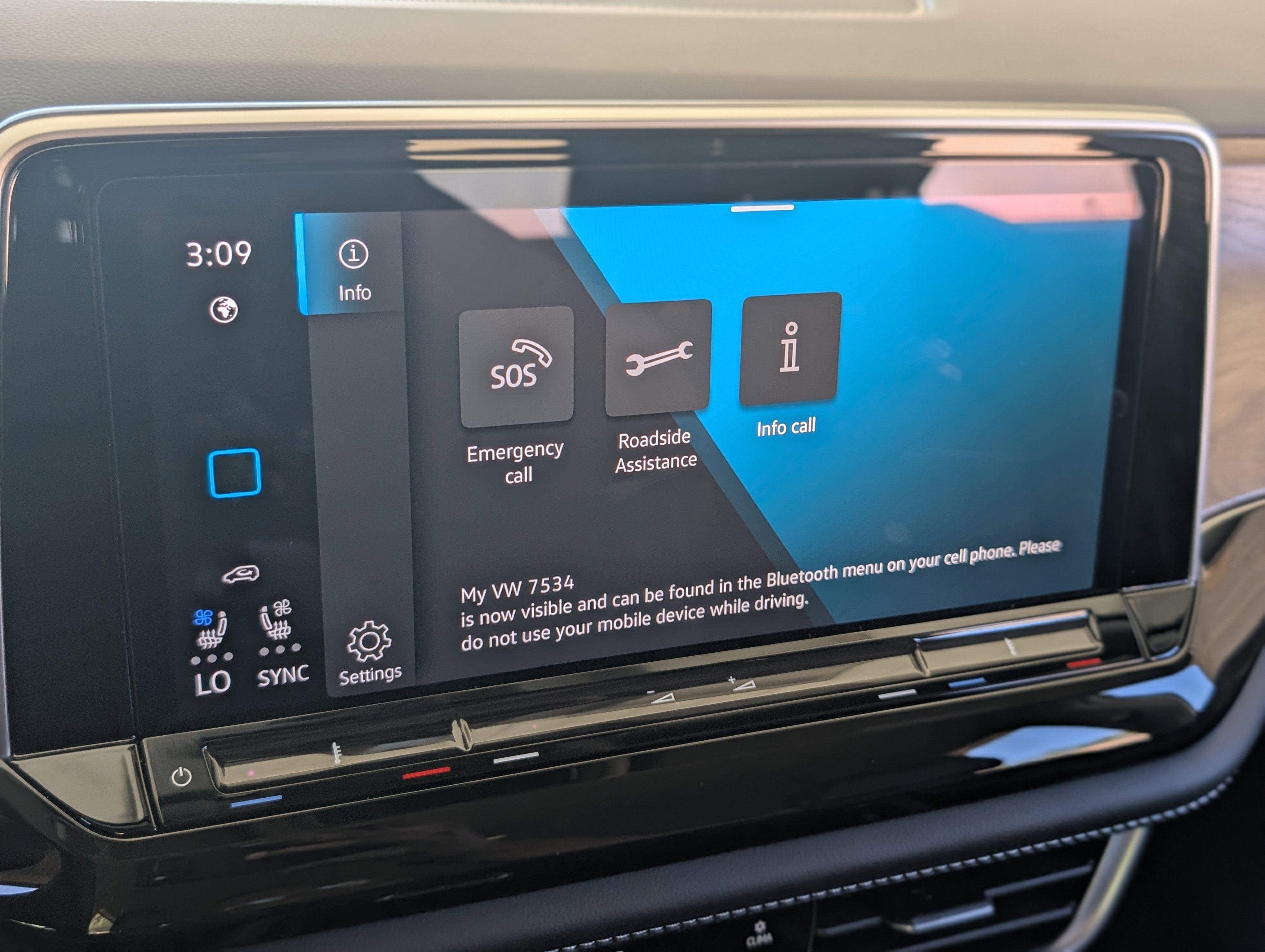 Used 2024 Volkswagen Atlas SE image 36