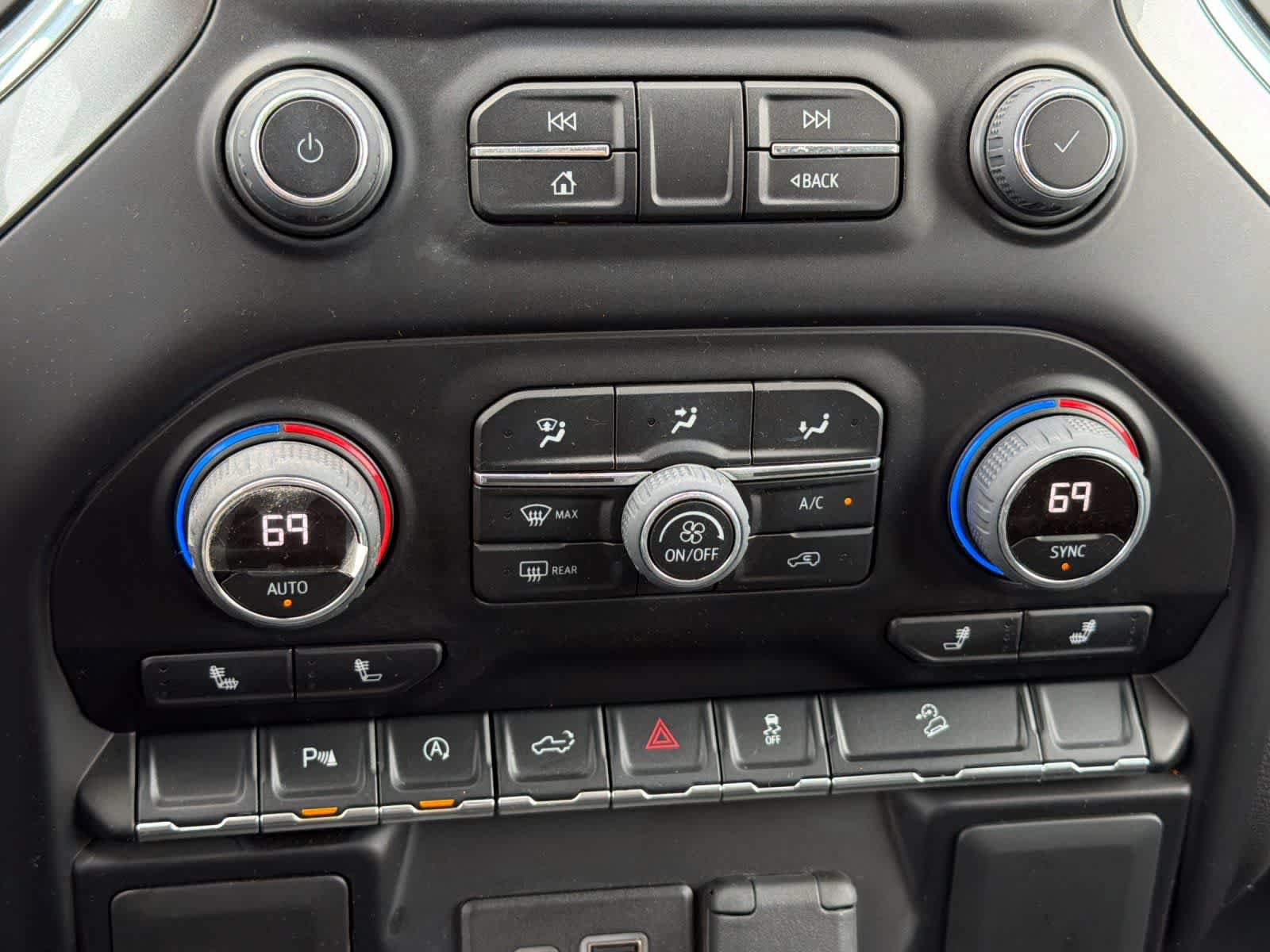 Used 2022 Chevrolet Silverado 1500 RST AWD/4WD image 19
