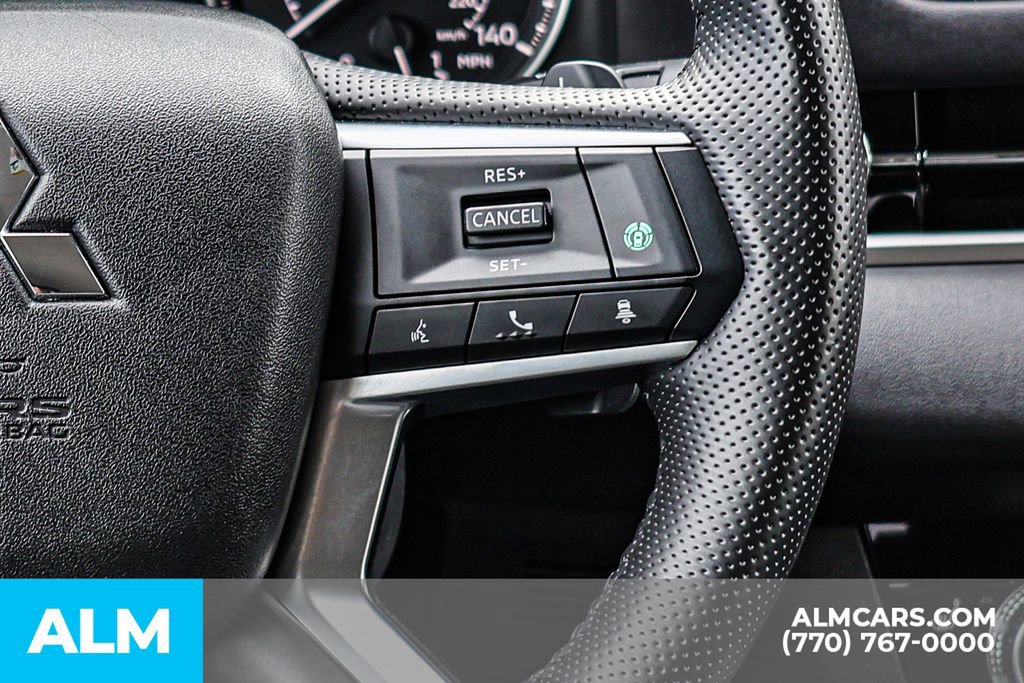 Used 2025 Mitsubishi Outlander SE image 38