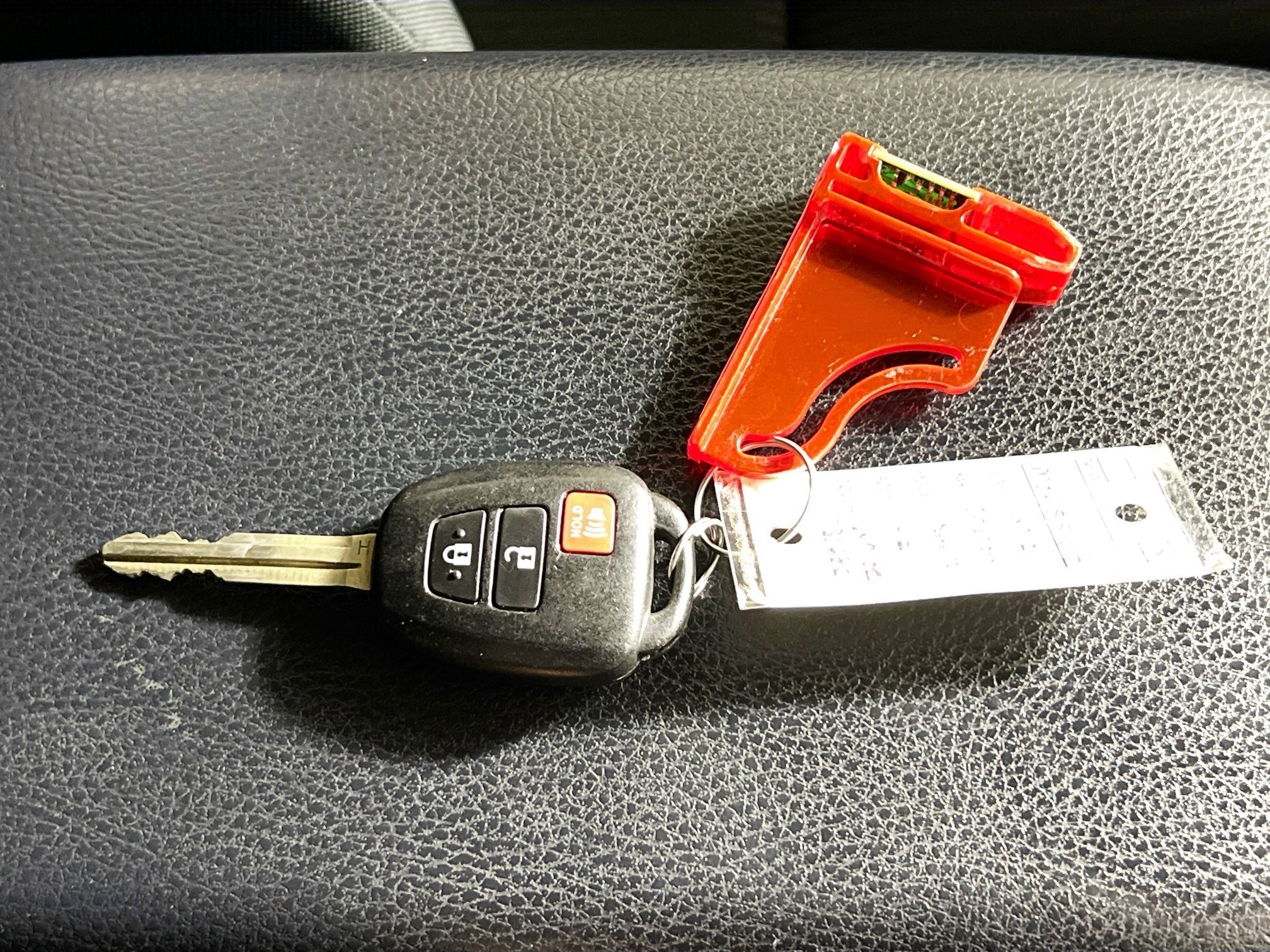 Used 2018 Toyota RAV4 LE image 35