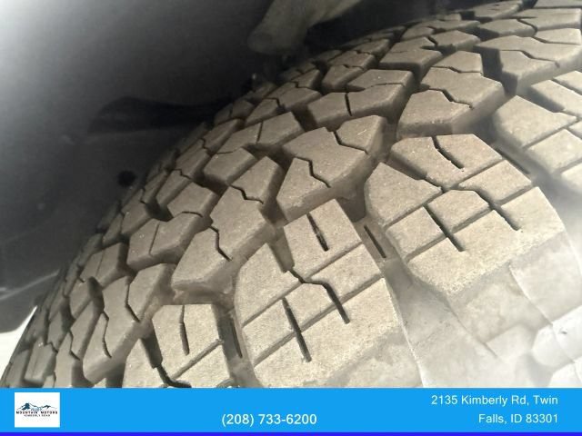 Used 2017 Ford Expedition Limited w/ Equipment Group 301A AWD/4WD image 38