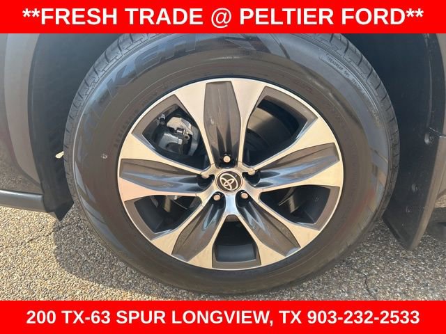 Used 2022 Toyota Highlander XLE image 5