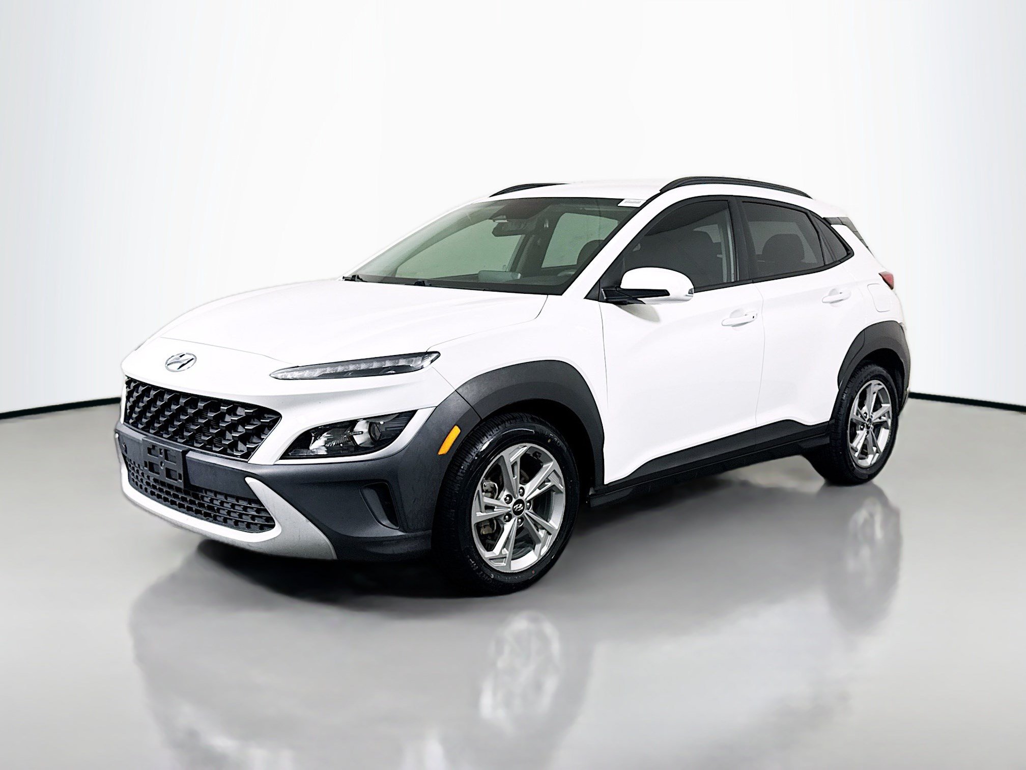 Used 2022 Hyundai Kona SEL FWD image 4