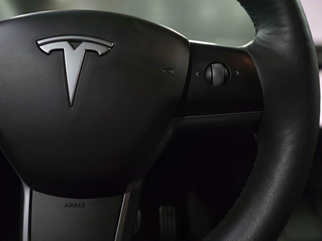 Used 2021 Tesla Model Y Performance image 21