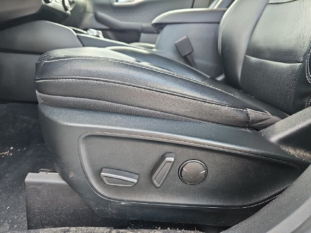 Used 2020 Ford Escape SE Sport FWD image 12