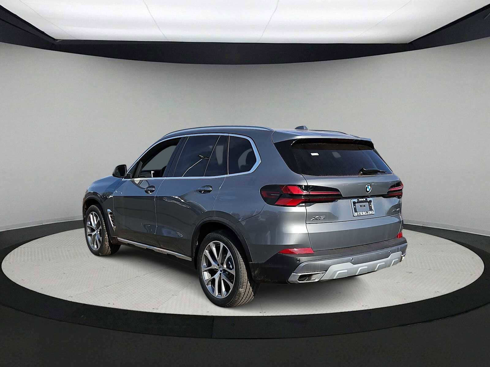 New 2026 BMW X5 xDrive40i w/ Premium Package image 6