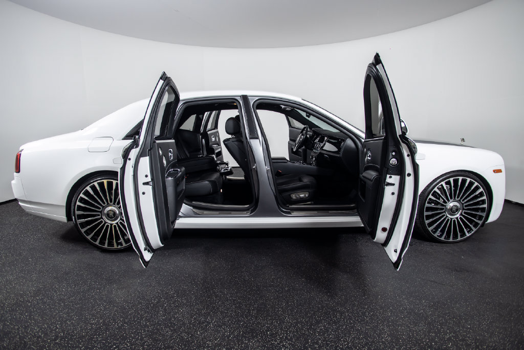 Used 2019 Rolls-Royce Ghost RWD image 26