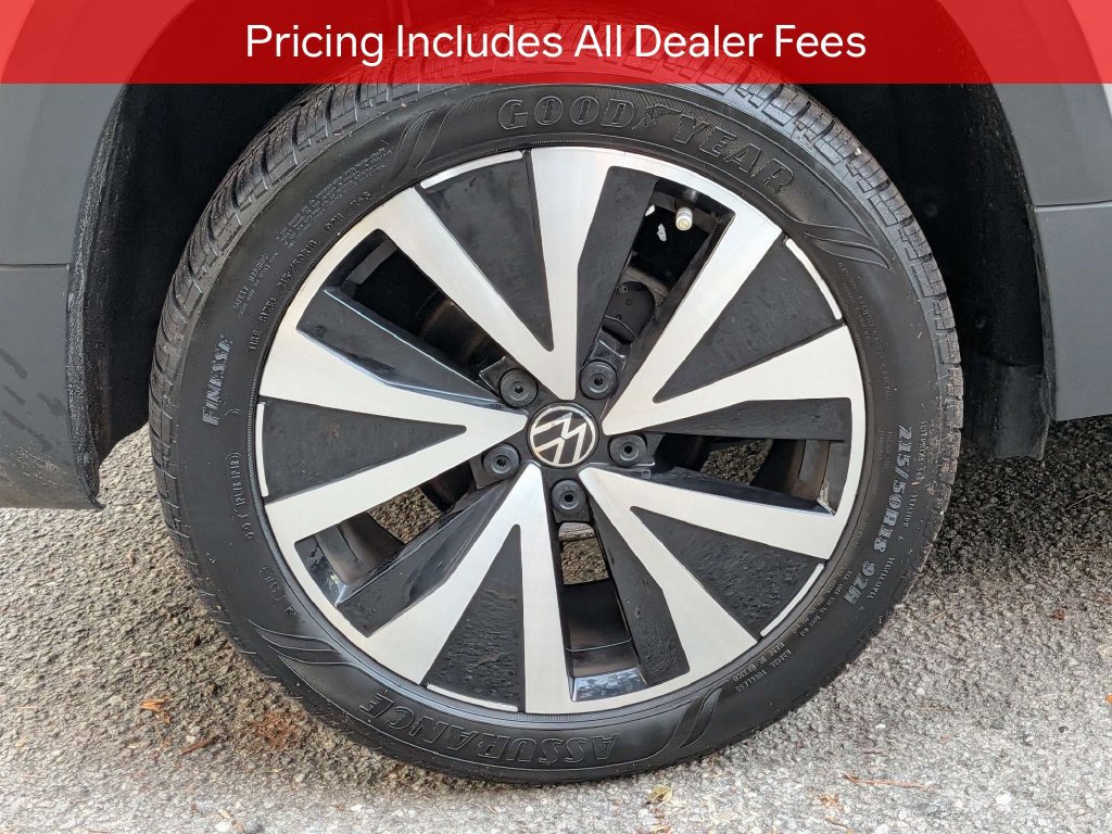 Used 2024 Volkswagen Taos SE FWD image 11