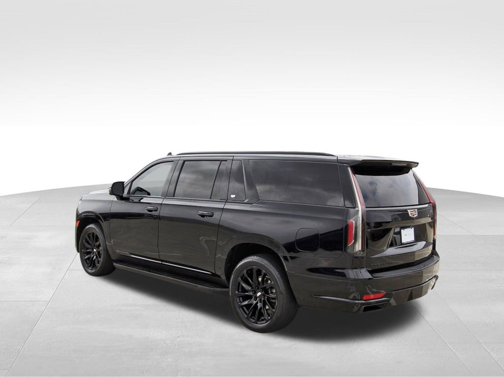 Used 2023 Cadillac Escalade ESV Sport AWD/4WD image 3