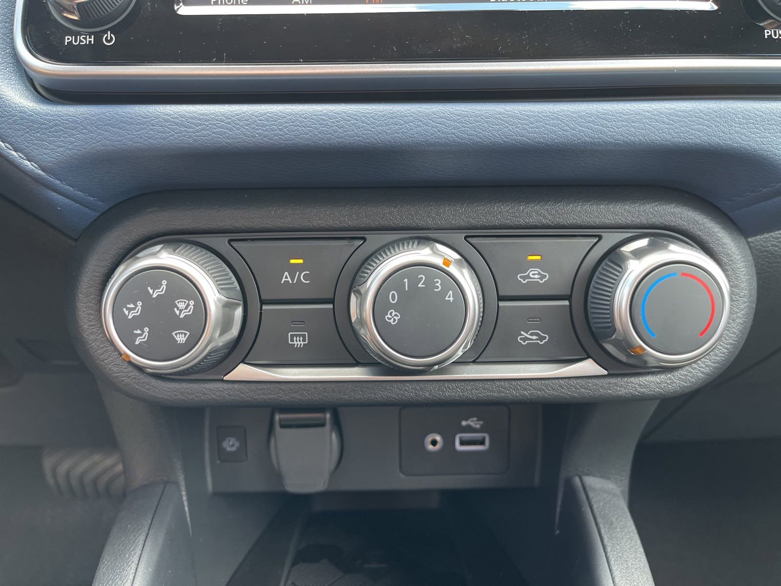 New 2025 Nissan Versa SV w/ Trunk Package image 21