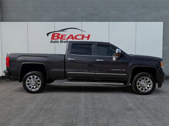 Used 2015 GMC Sierra 2500 Denali w/ Duramax Plus Package image 9