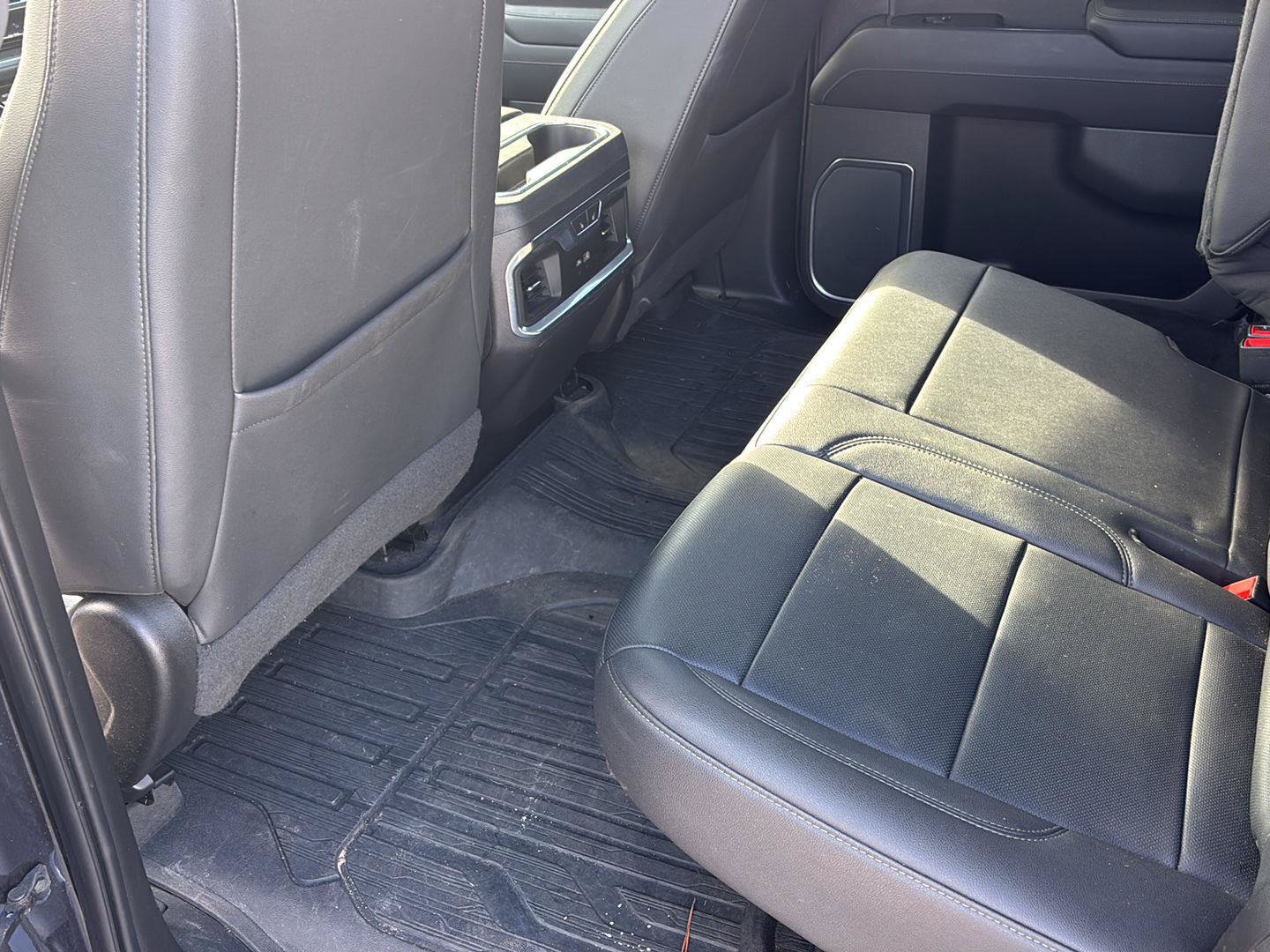 Used 2022 GMC Sierra 1500 SLT w/ SLT Premium Plus Package AWD/4WD image 15