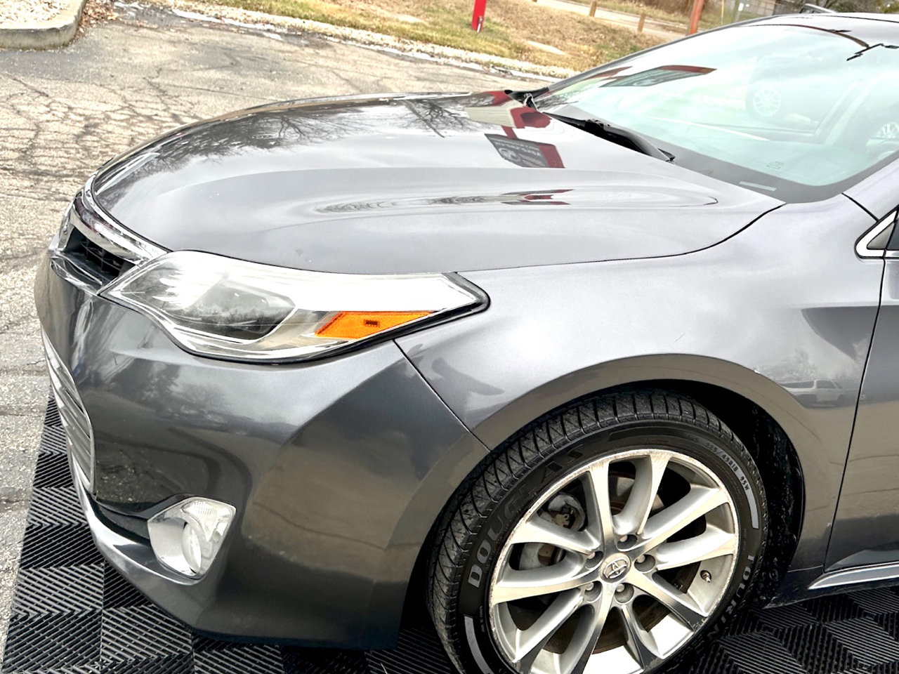 Used 2014 Toyota Avalon Limited image 12