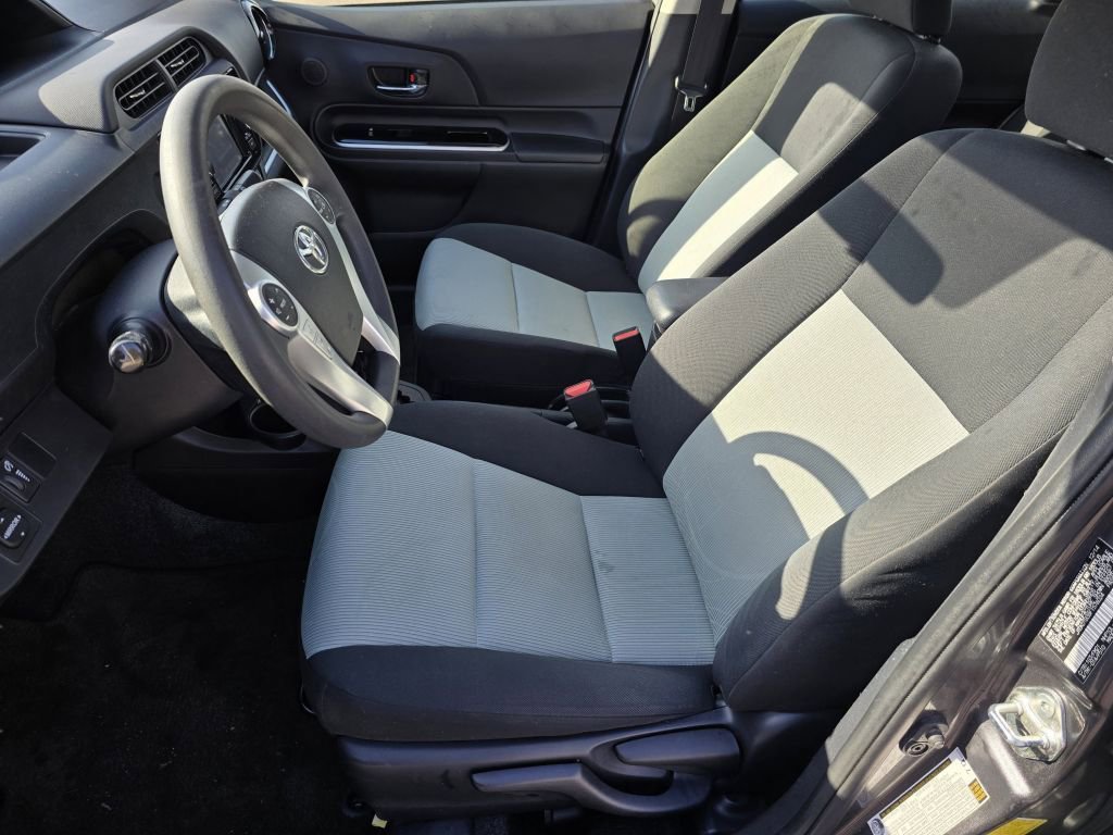 Used 2015 Toyota Prius C Four image 31