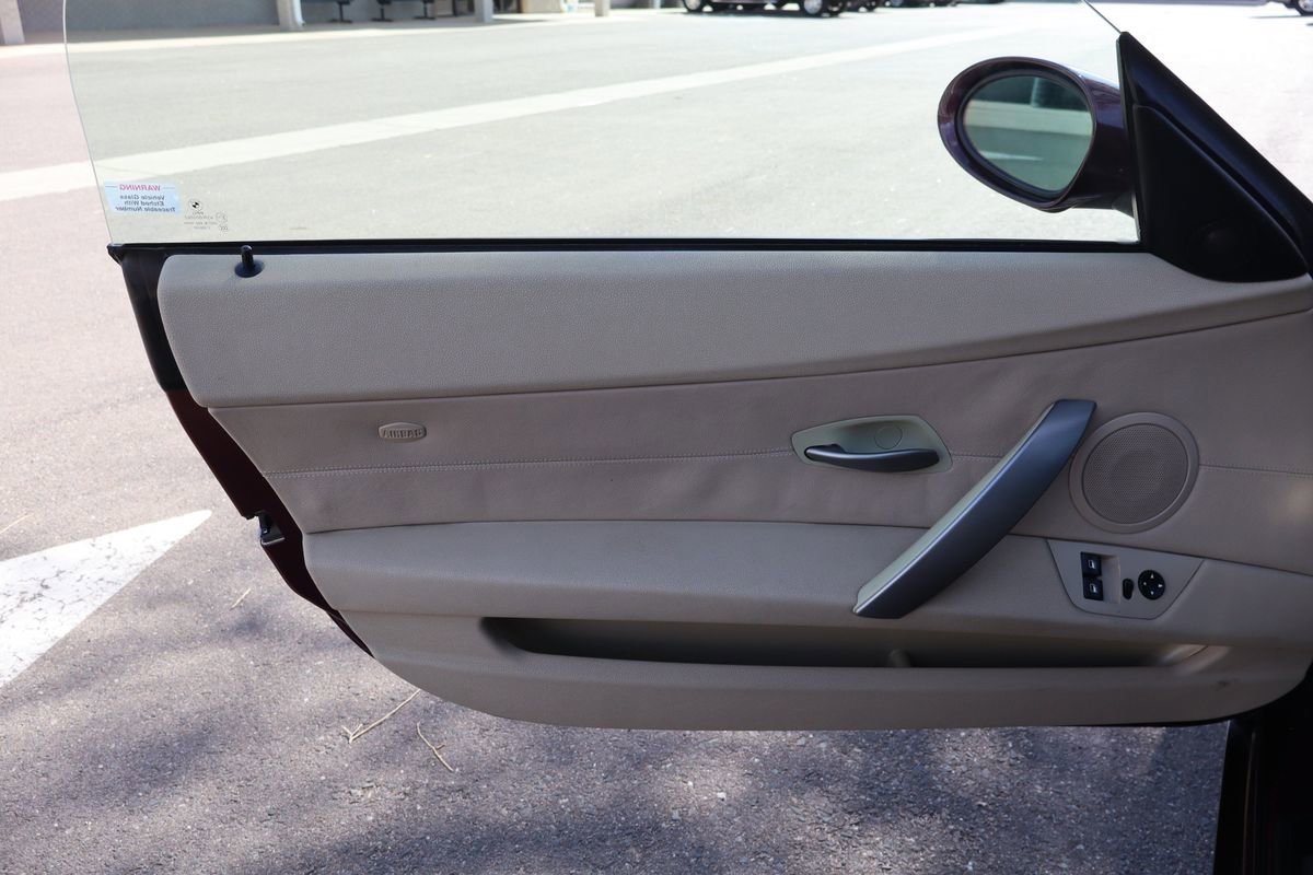 Used 2005 BMW Z4 3.0i image 19