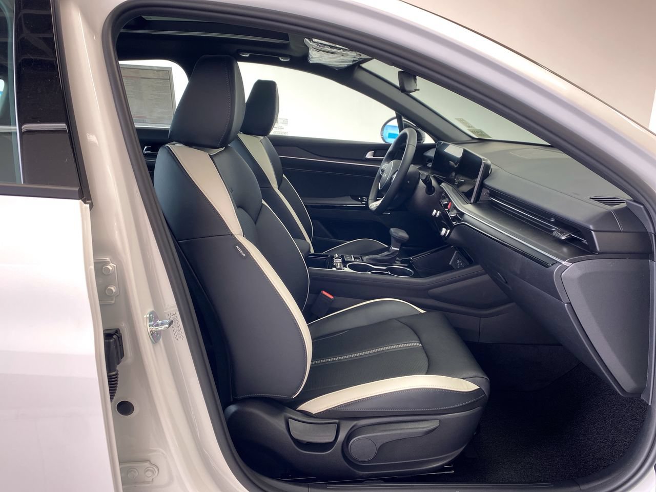 New 2026 Kia K5 GT-Line w/ GT-Line Premium Package FWD image 30
