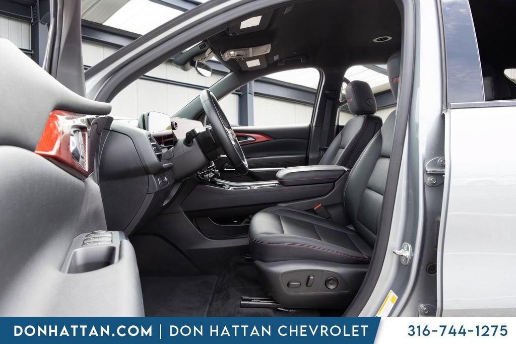 Used 2025 Chevrolet Traverse Z71 AWD/4WD image 4