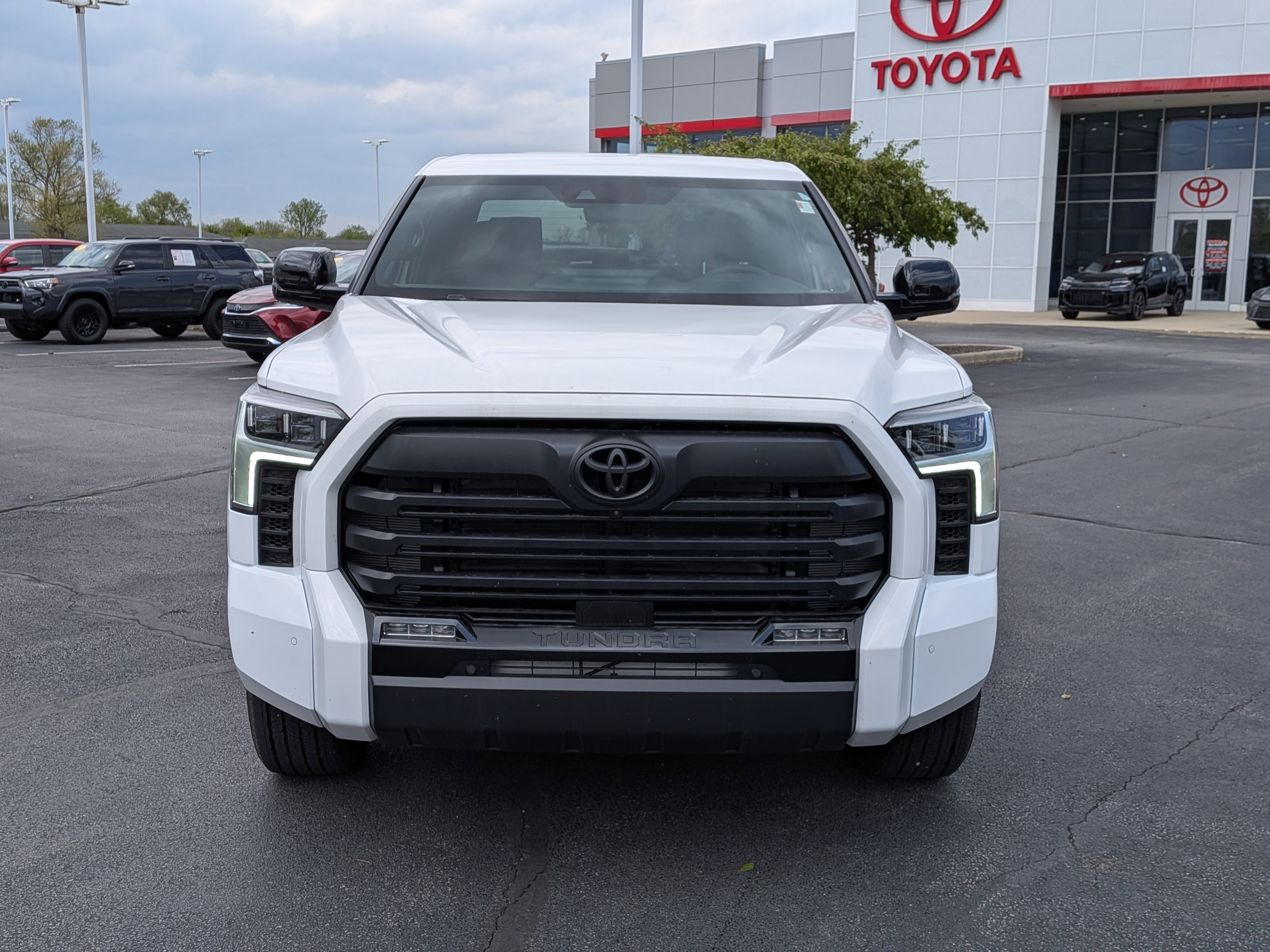 Used 2026 Toyota Tundra Limited AWD/4WD image 2
