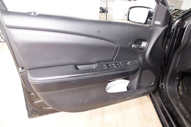 Used 2011 Chrysler 200 Limited FWD image 28