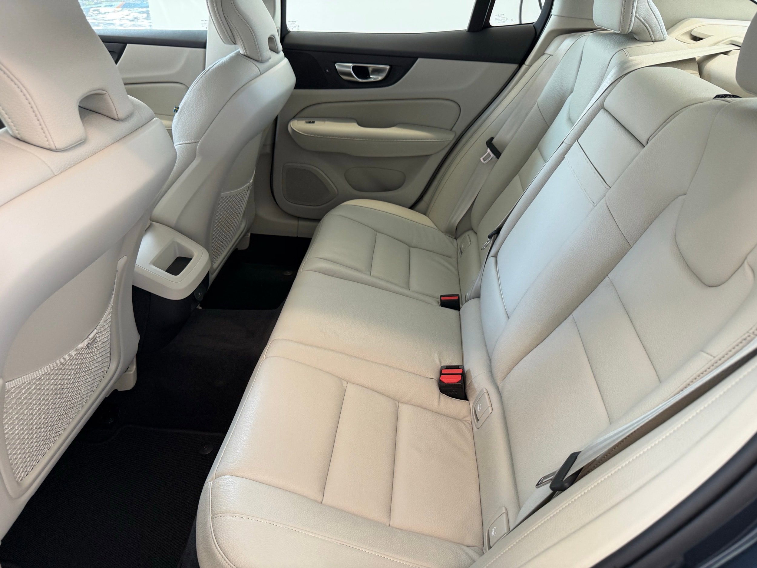 Certified 2025 Volvo S60 B5 Core AWD/4WD image 23