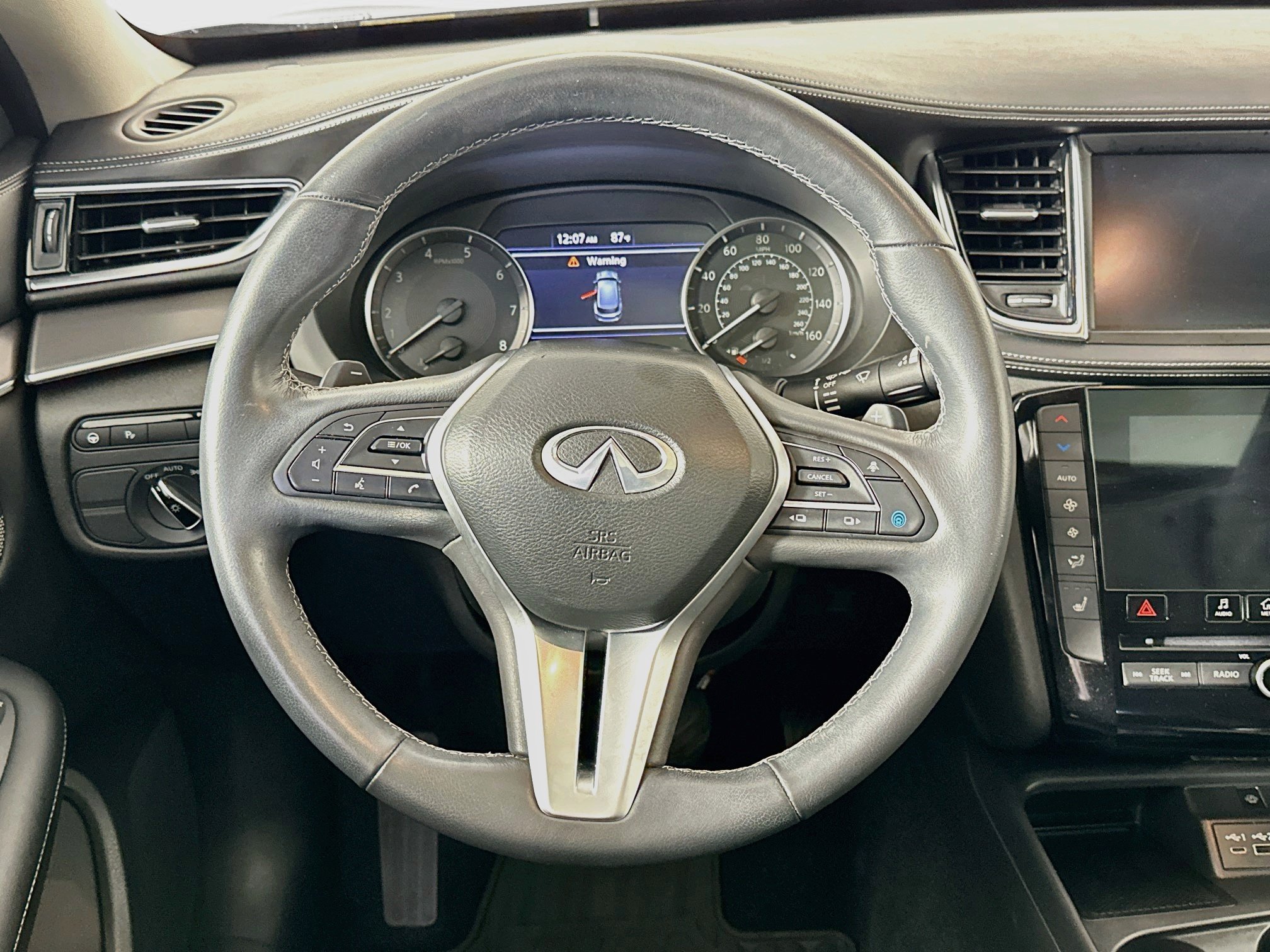 Used 2023 INFINITI QX50 Luxe w/ Accent Package FWD image 17