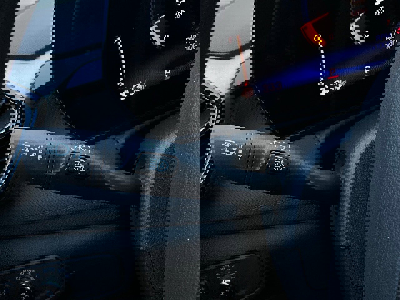 Used 2025 Chevrolet TrailBlazer LT image 32