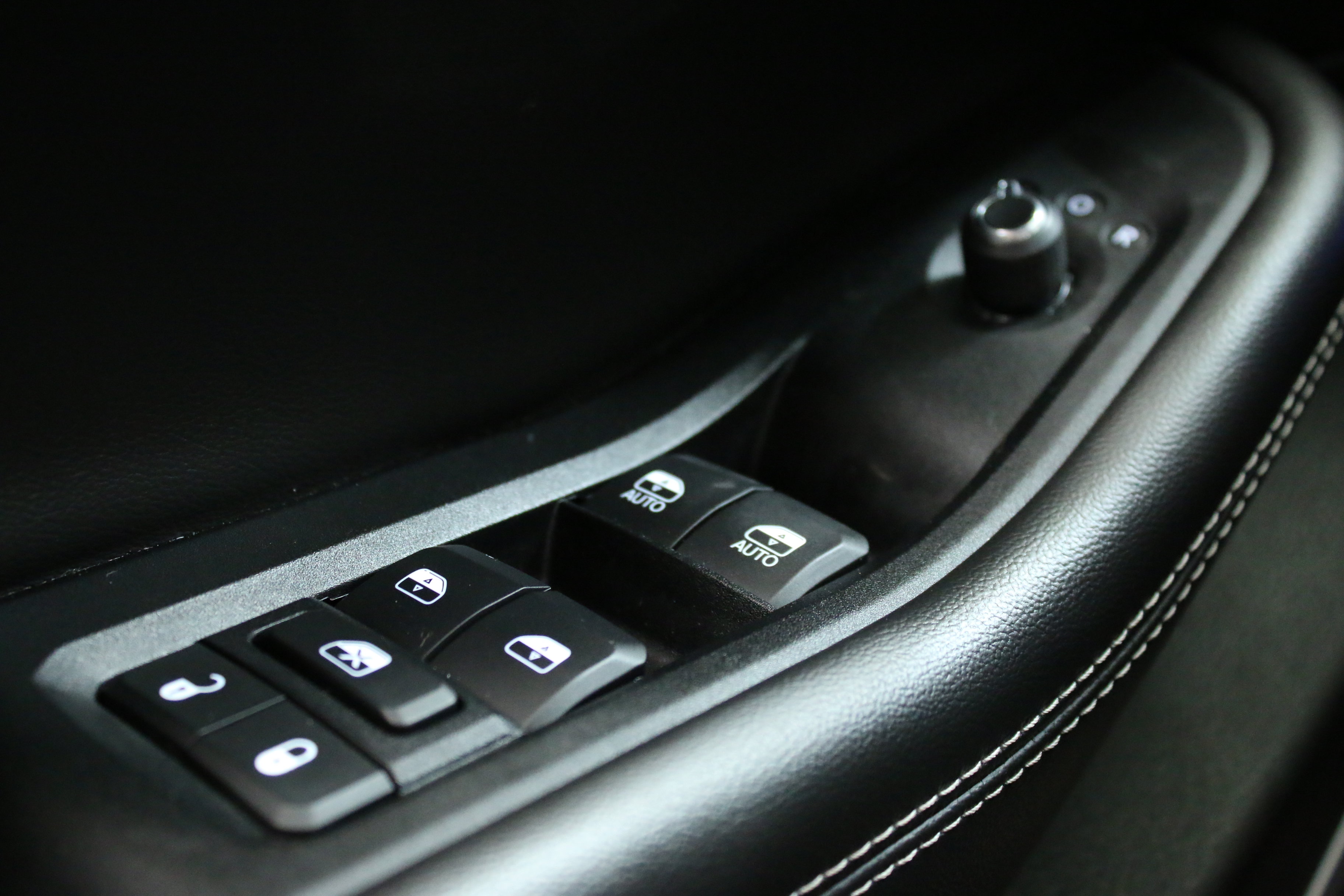 Used 2023 Jeep Grand Cherokee 30th Anniversary AWD/4WD image 24