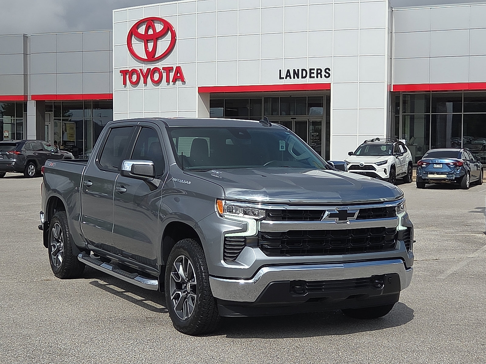 Used 2025 Chevrolet Silverado 1500 LT w/ Leather Package