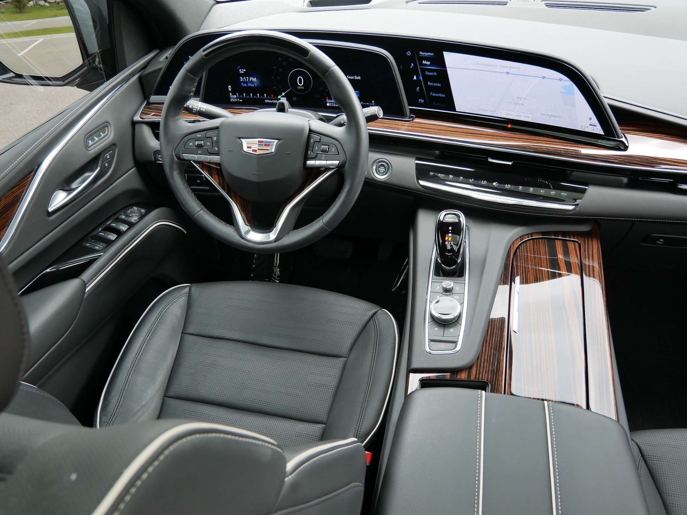 Certified 2023 Cadillac Escalade Premium Luxury w/ Performance Package AWD/4WD image 9