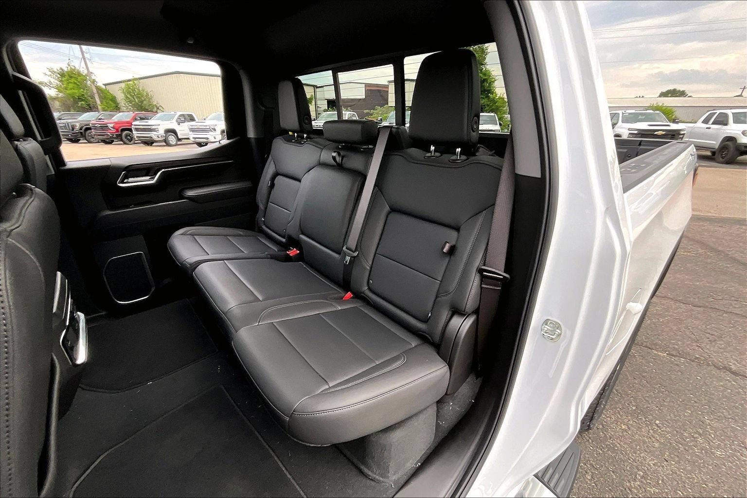 New 2026 GMC Sierra 1500 SLT w/ SLT Premium Plus Package AWD/4WD image 10
