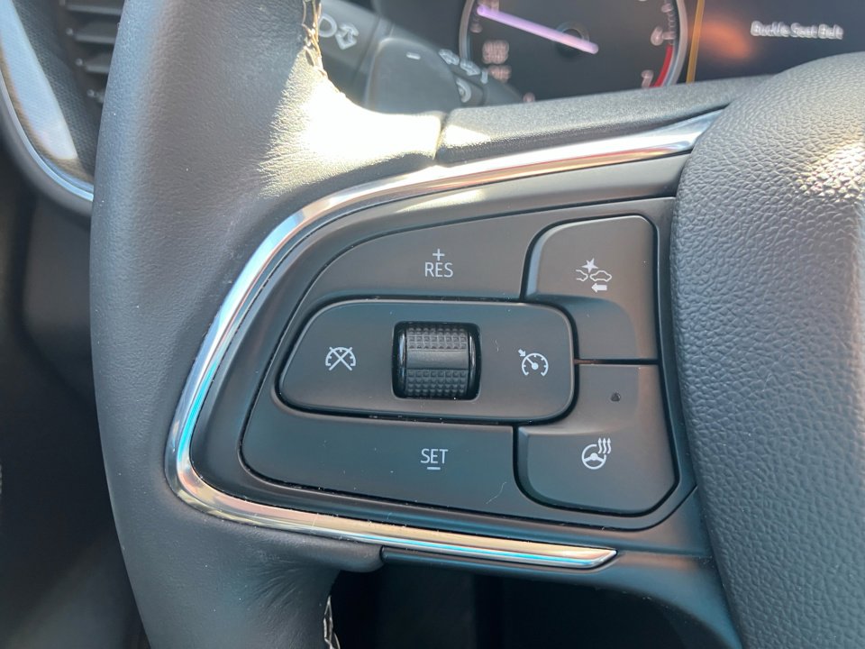 Used 2023 Buick Envision Essence image 23